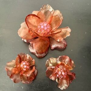 Elegant Floral Brooch and Earring Set - vintage from 1960’s.